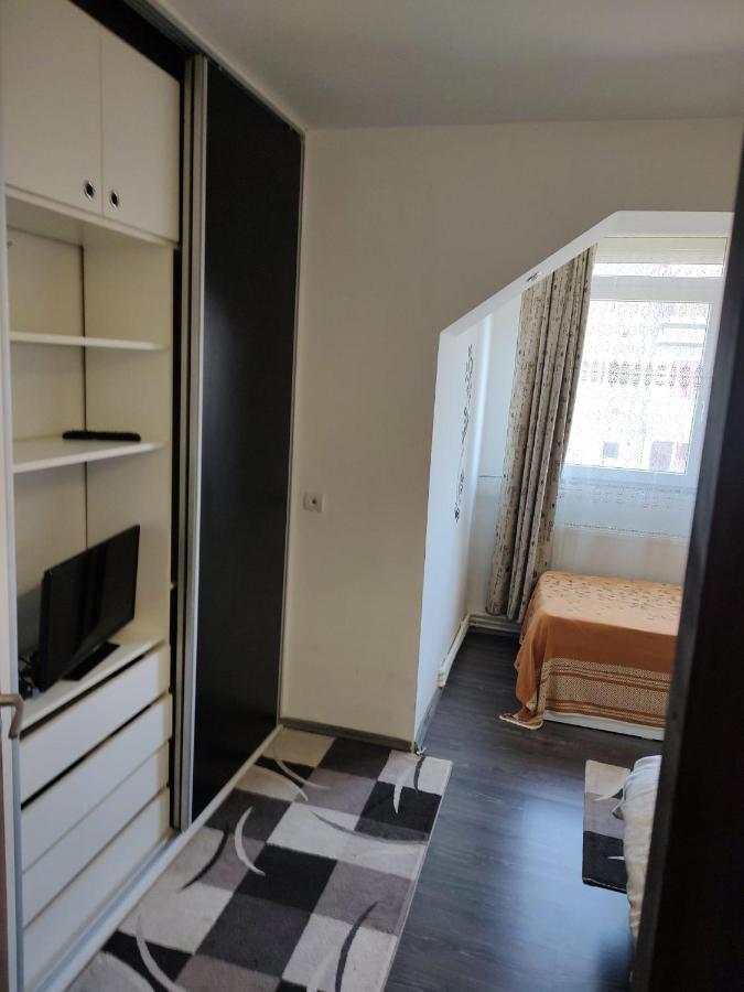 White Black Rooms Hunedoara Exterior photo