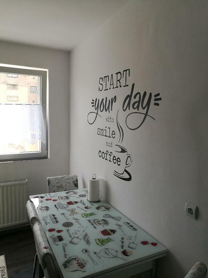 White Black Rooms Hunedoara Exterior photo